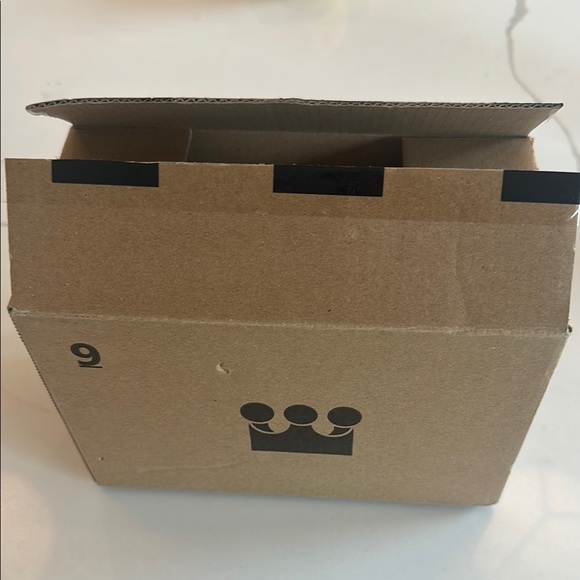 Exciting Macron Labubu -Sesame Bean - Picture 8 of 8